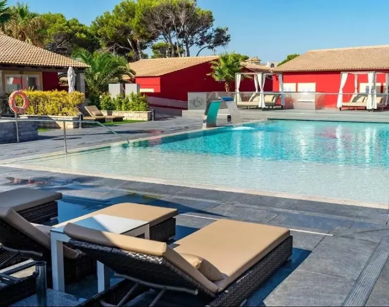 Hotel Paradise Residencial 칼라 라트자다 4*,